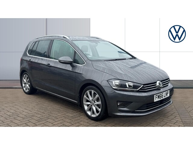 Main listing image - Volkswagen Golf SV