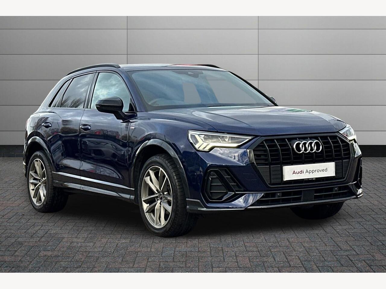 Main listing image - Audi Q3