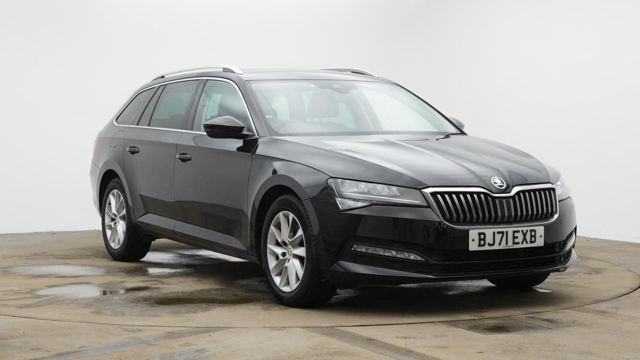 Main listing image - Skoda Superb Estate