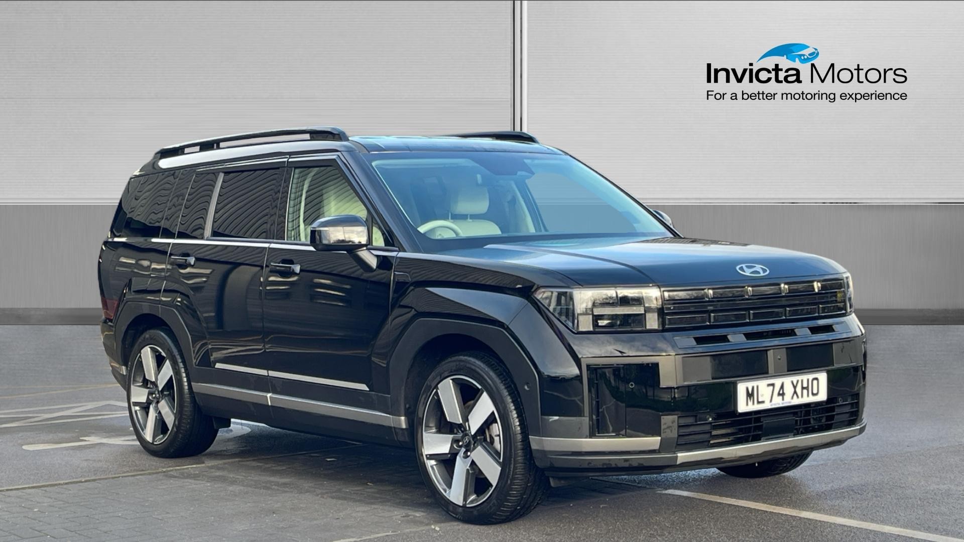 Main listing image - Hyundai Santa Fe