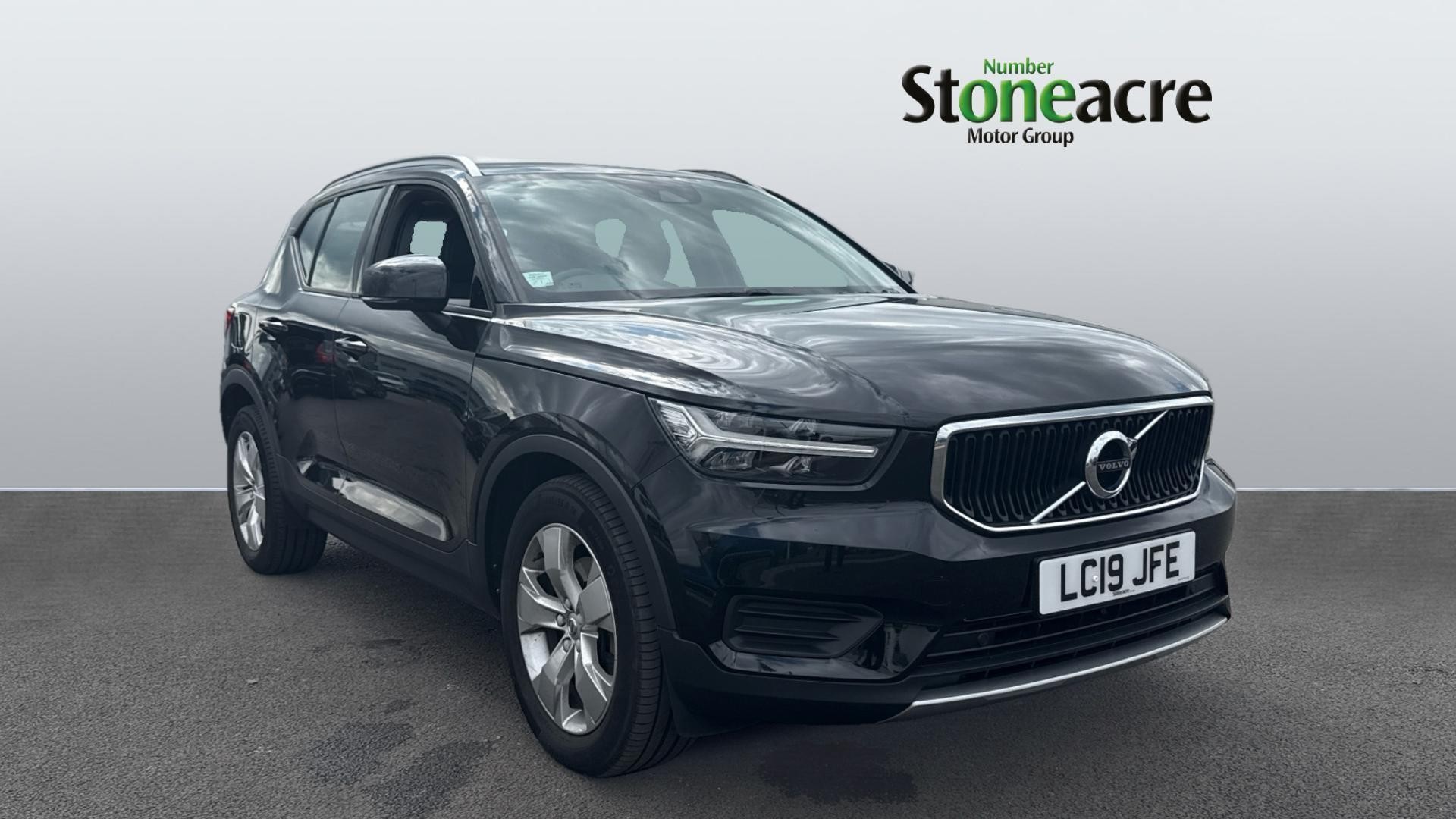 Main listing image - Volvo XC40