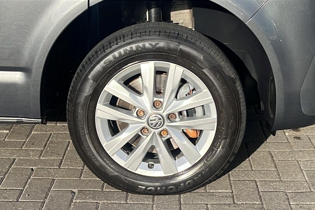 Main listing image - Volkswagen Transporter