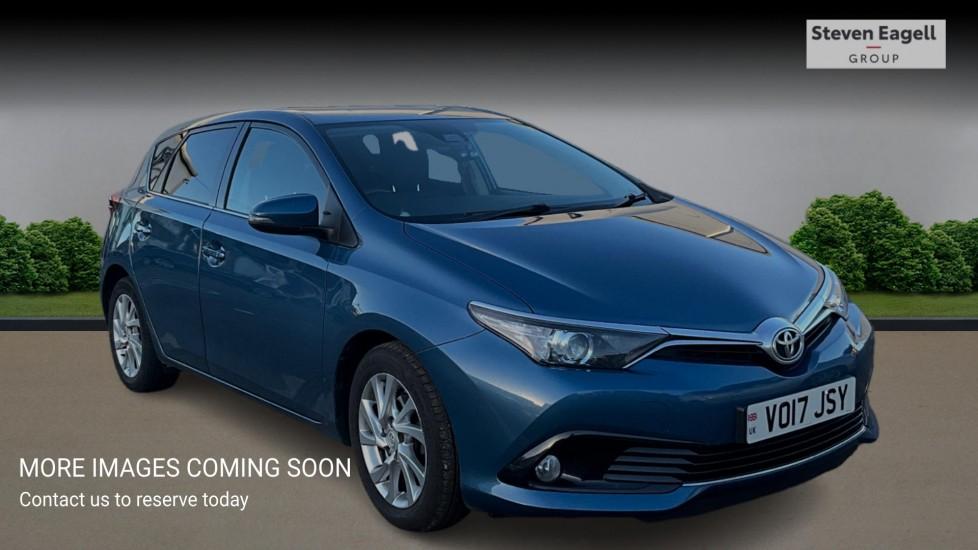 Main listing image - Toyota Auris