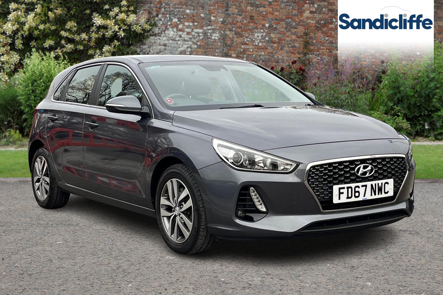 Main listing image - Hyundai i30