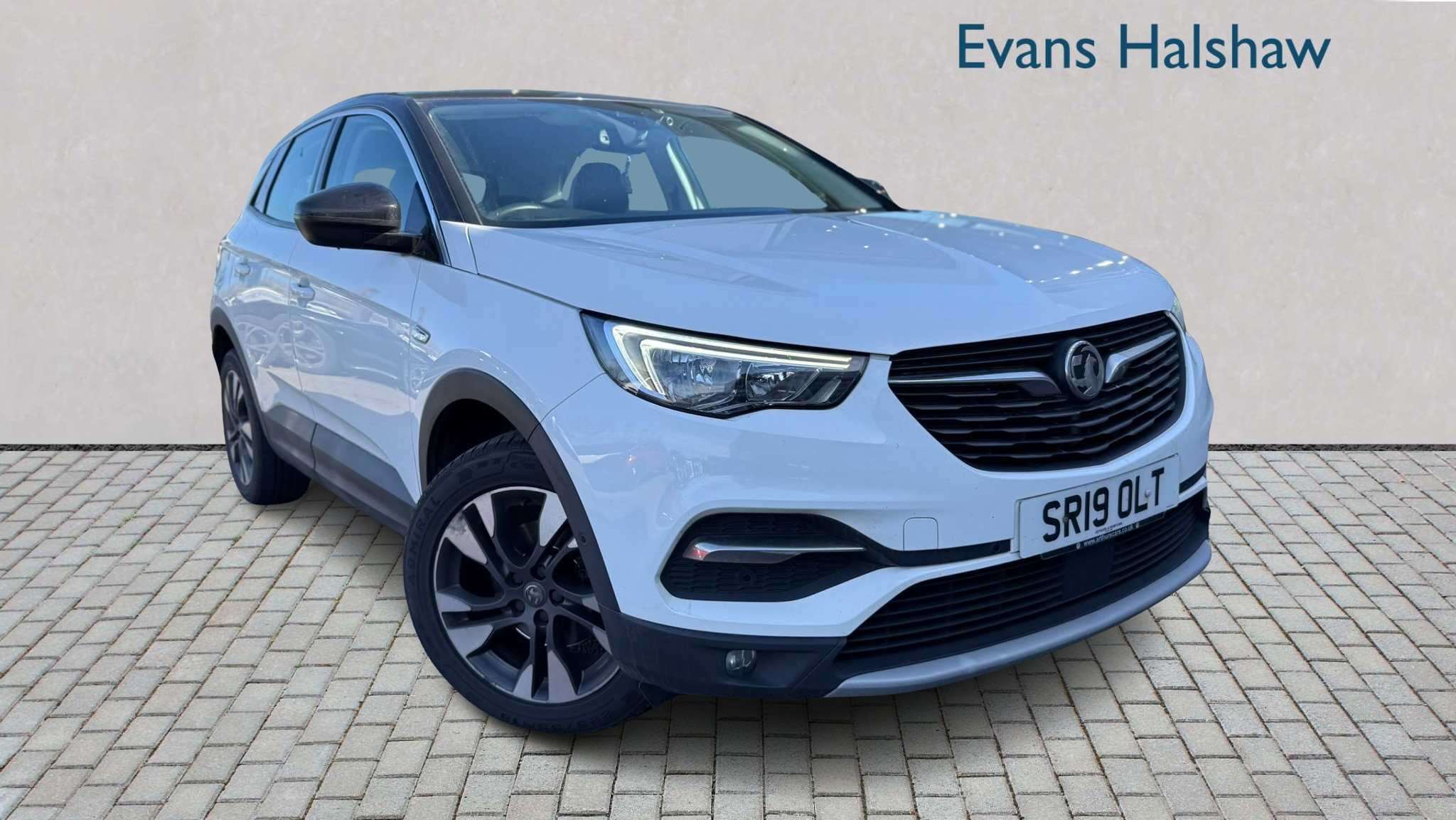 Main listing image - Vauxhall Grandland X