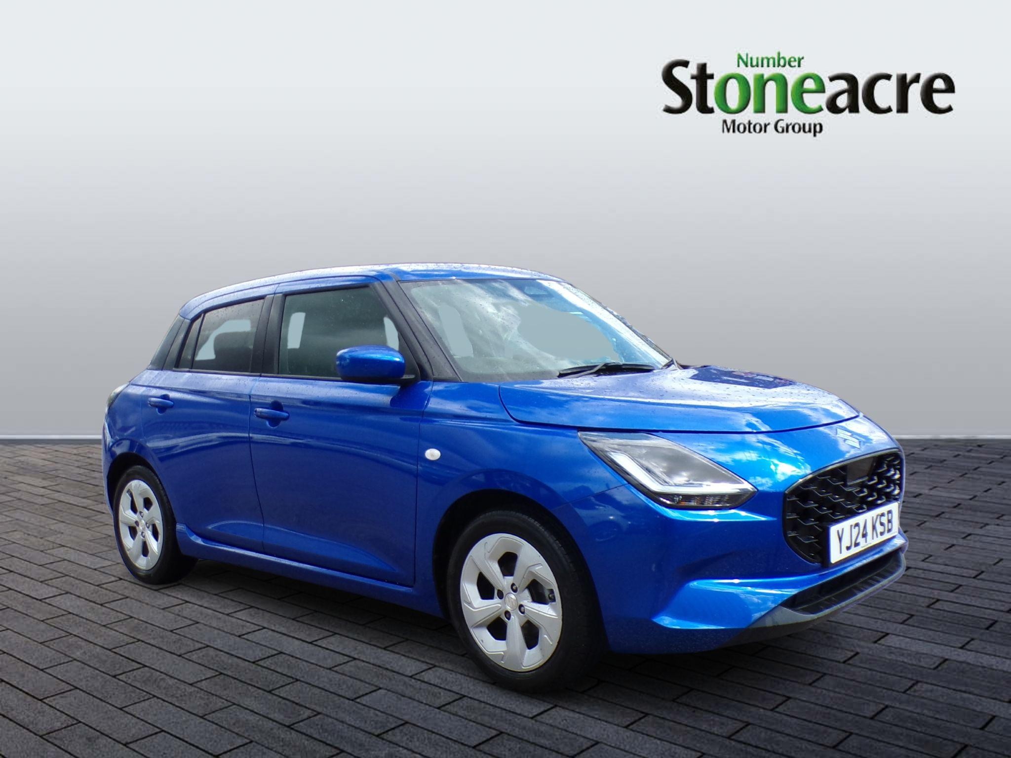Main listing image - Suzuki Swift