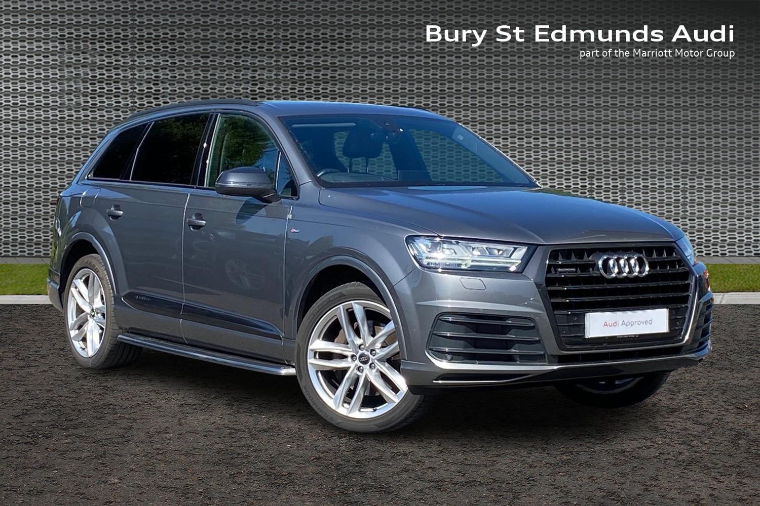 Main listing image - Audi Q7