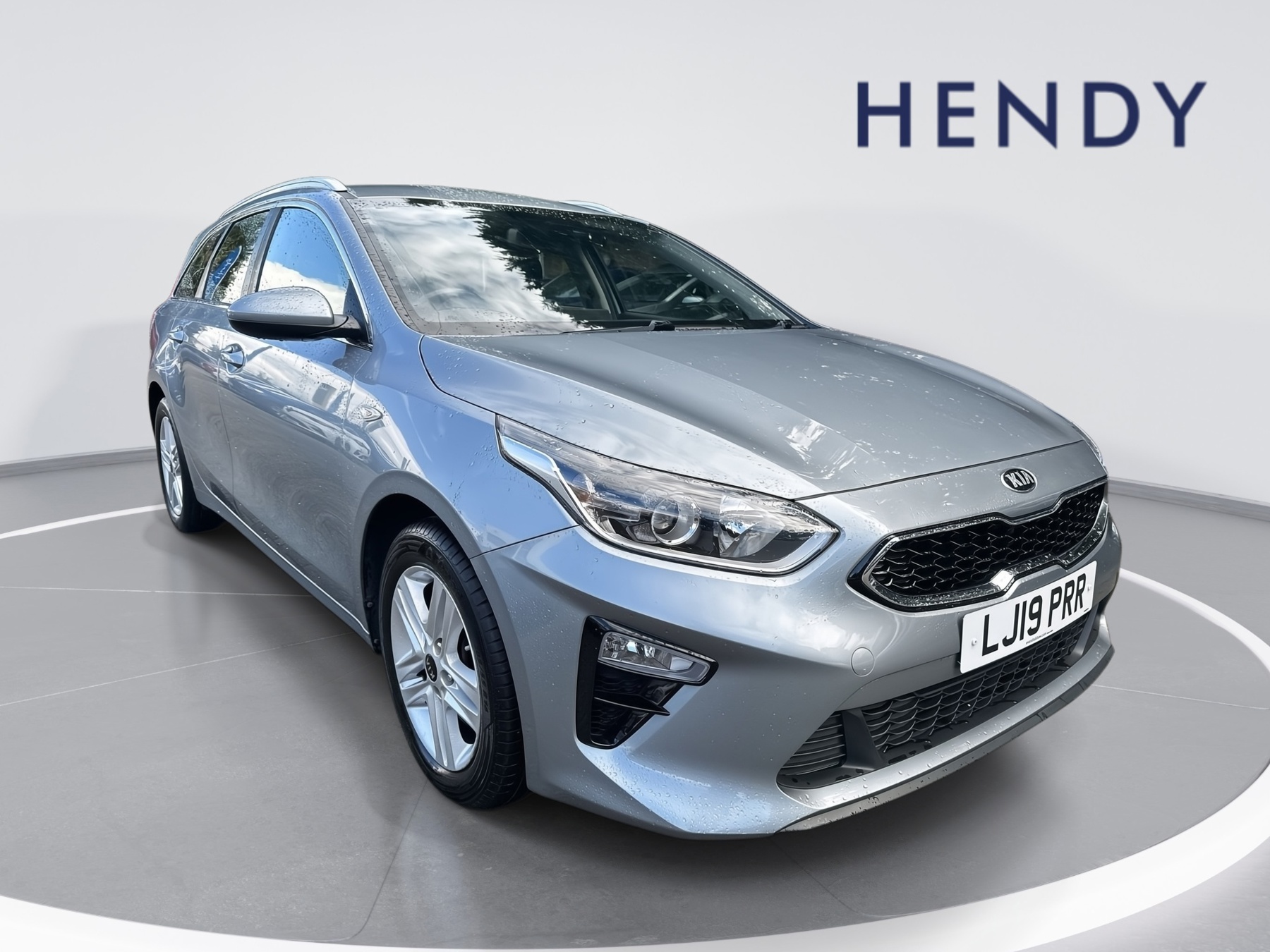 Main listing image - Kia Ceed SW