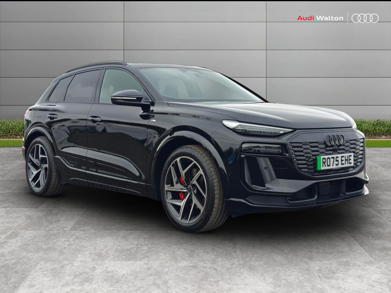 Main listing image - Audi Q6 e-tron