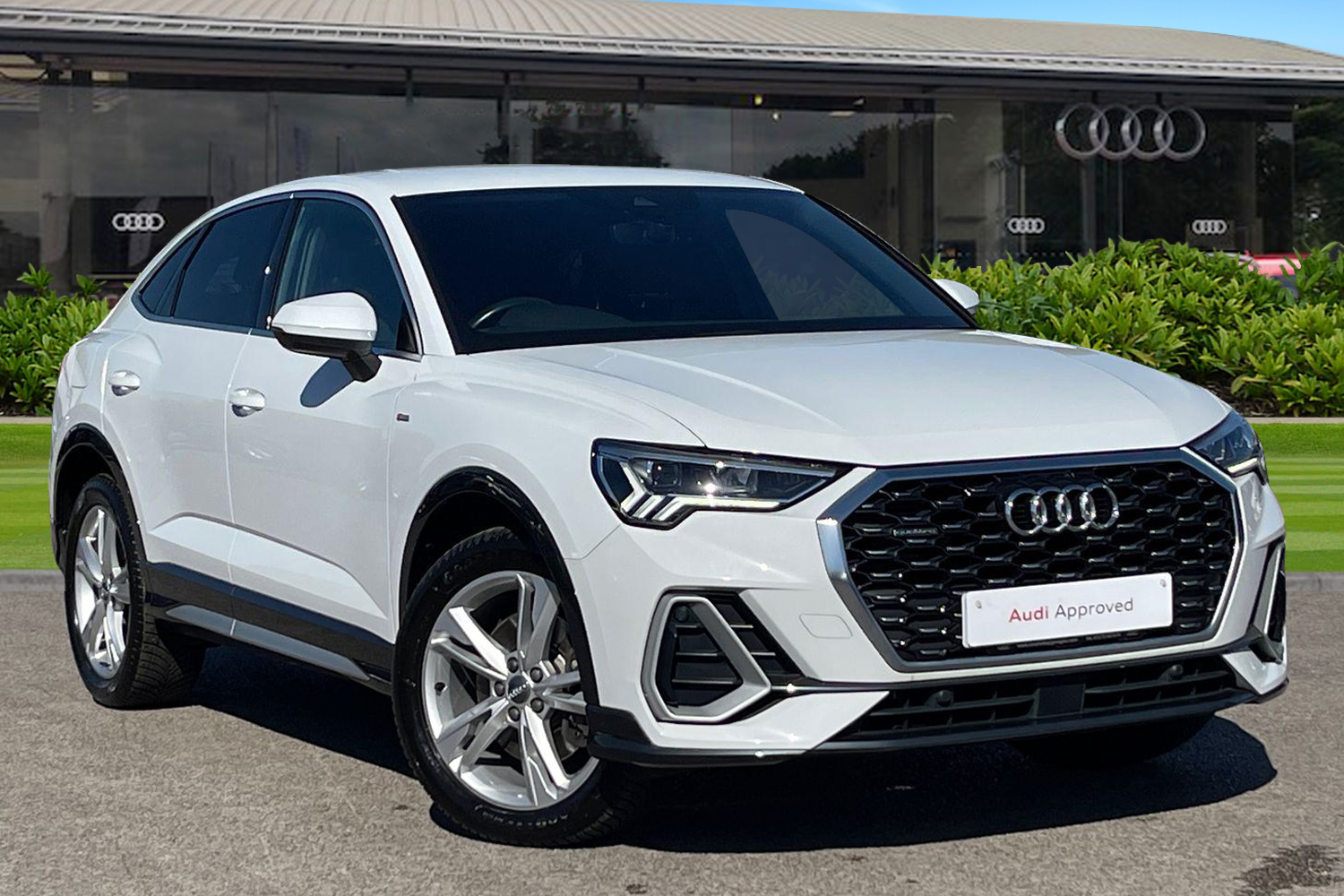 Main listing image - Audi Q3