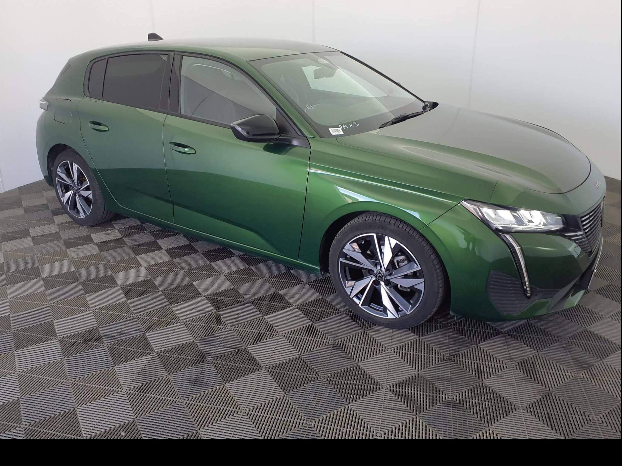 Main listing image - Peugeot 308