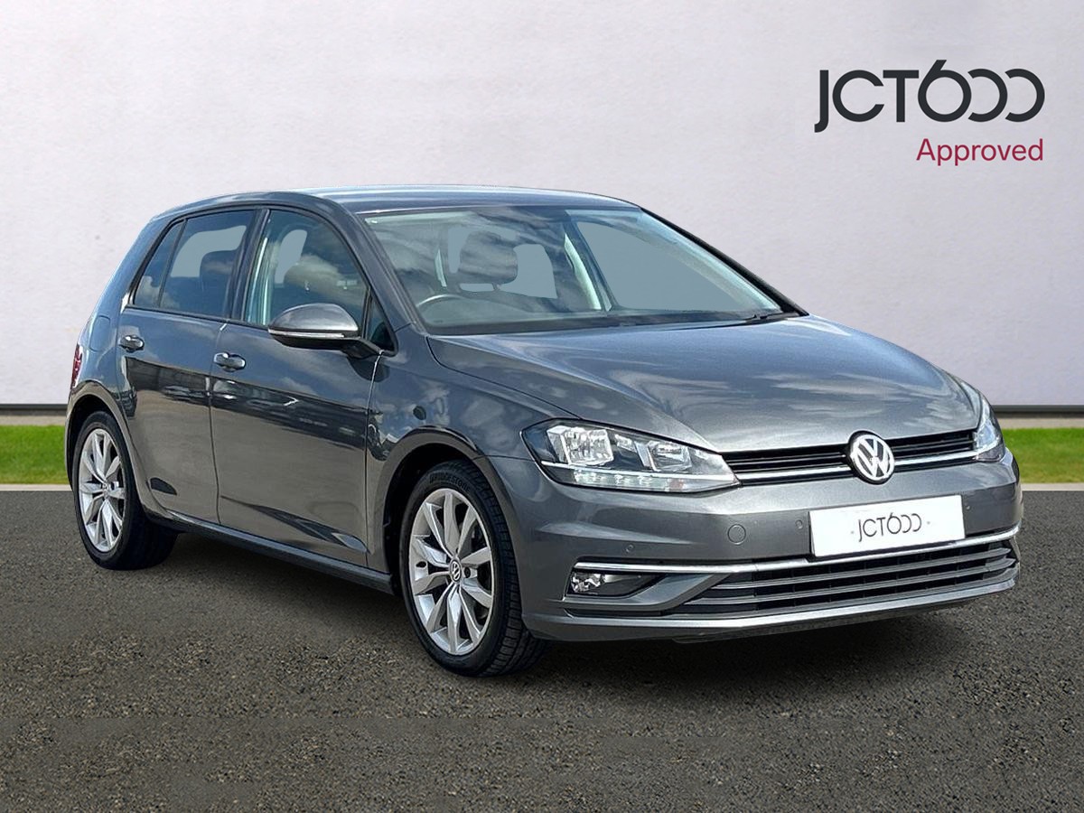 Main listing image - Volkswagen Golf