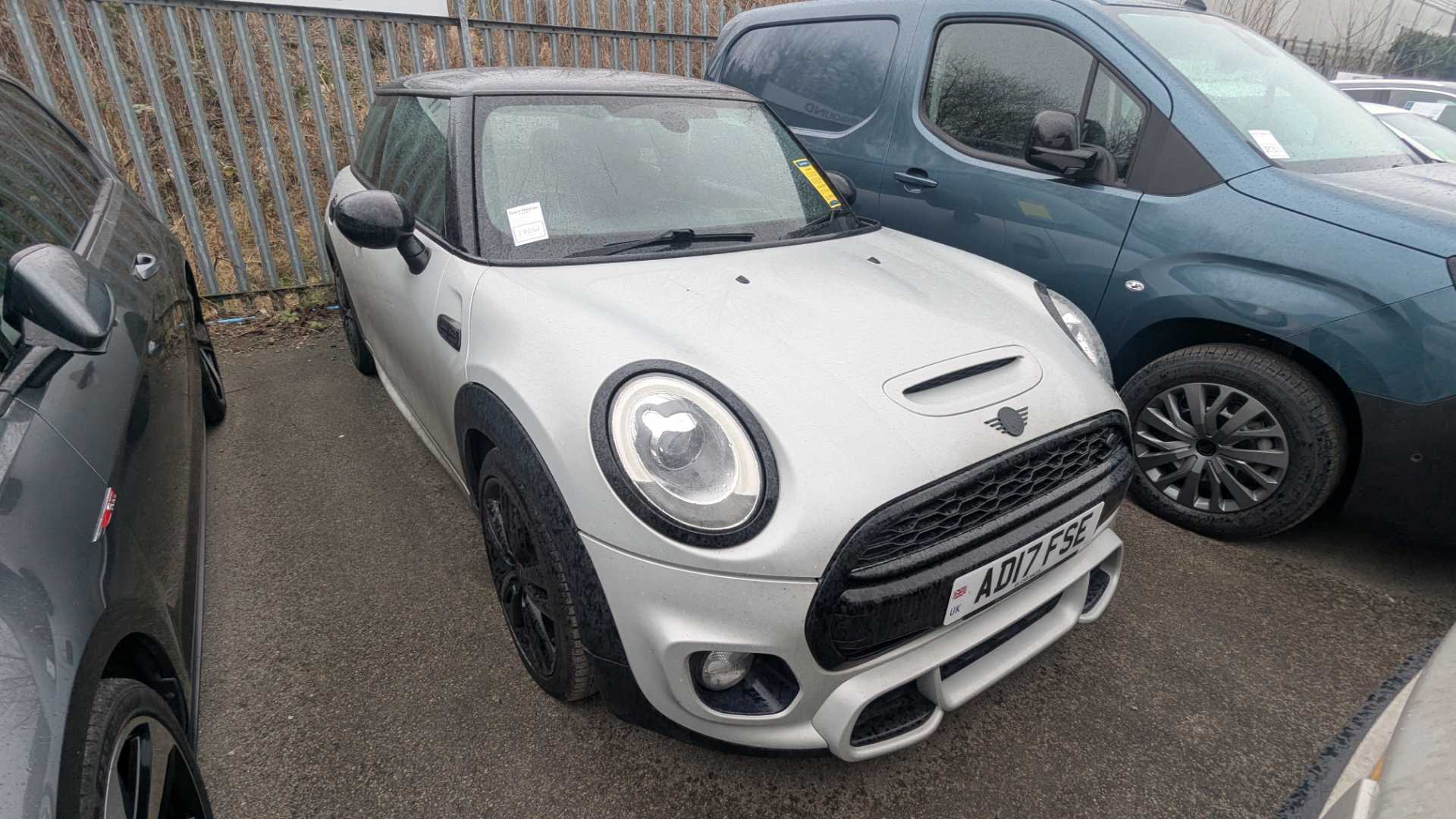 Main listing image - MINI Hatchback