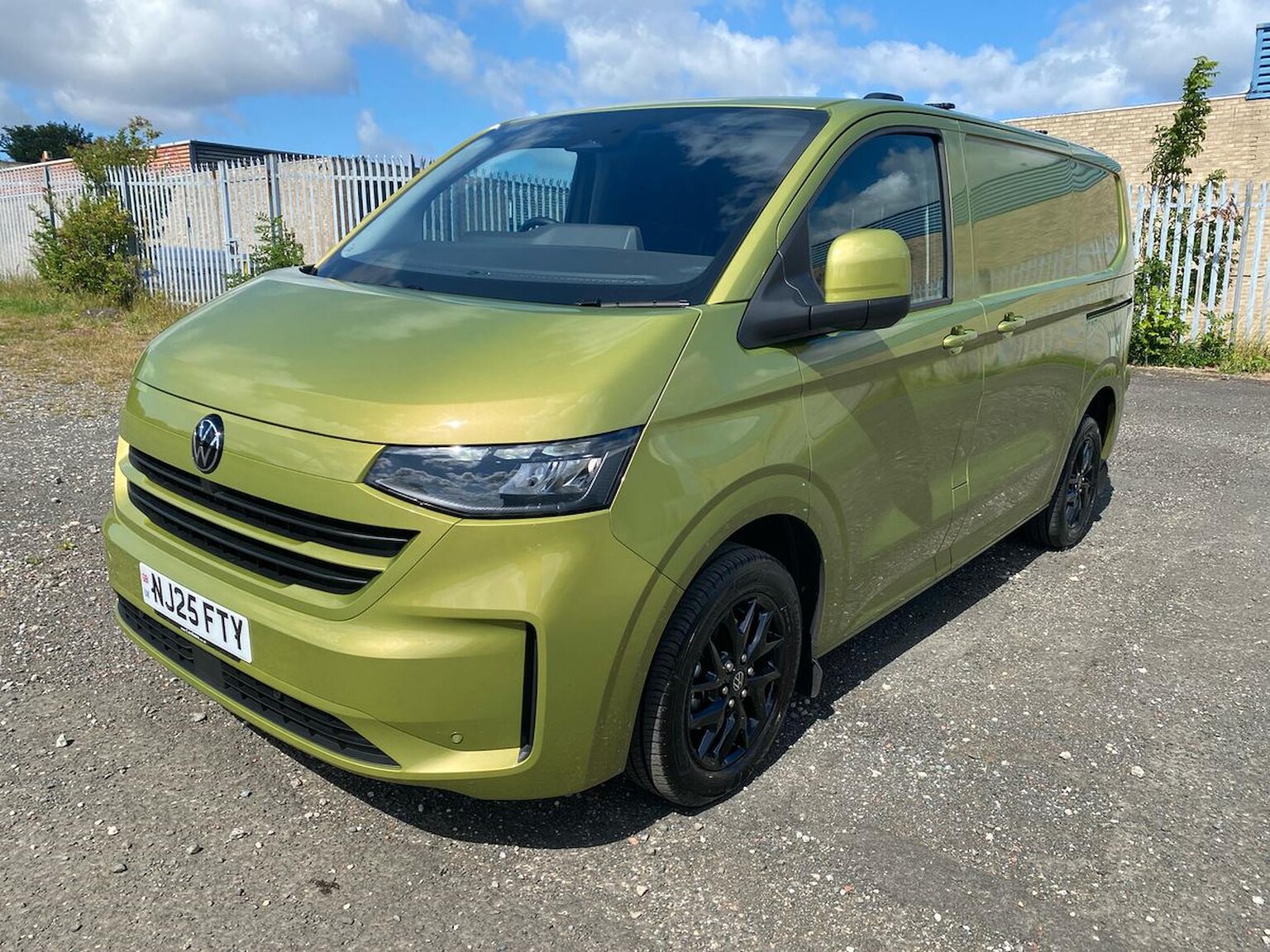 Main listing image - Volkswagen Transporter