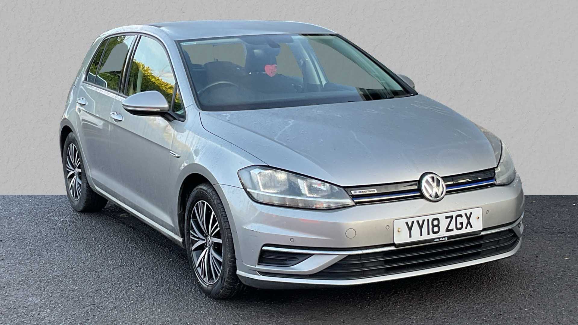 Main listing image - Volkswagen Golf