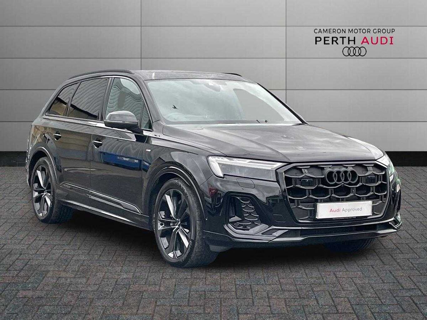 Main listing image - Audi Q7