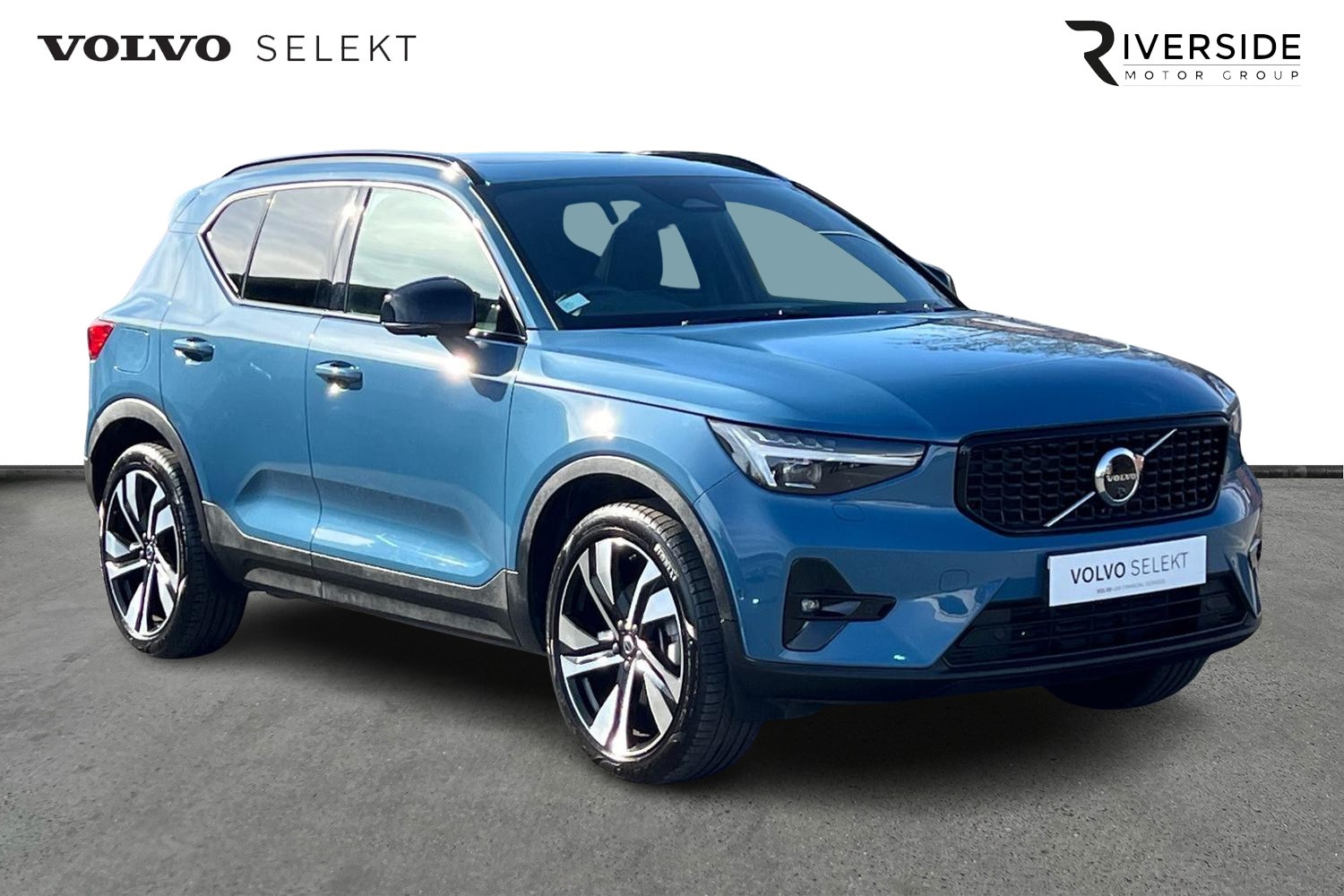 Main listing image - Volvo XC40