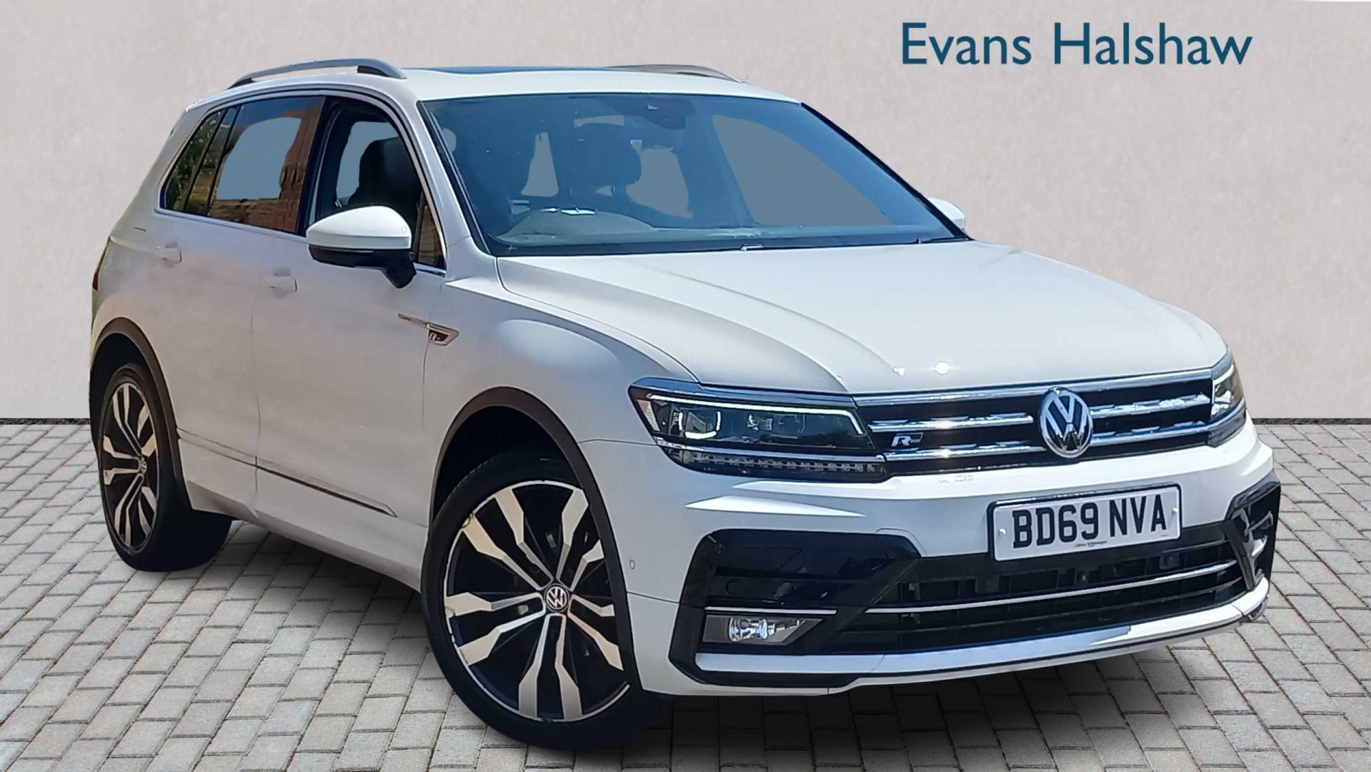 Main listing image - Volkswagen Tiguan