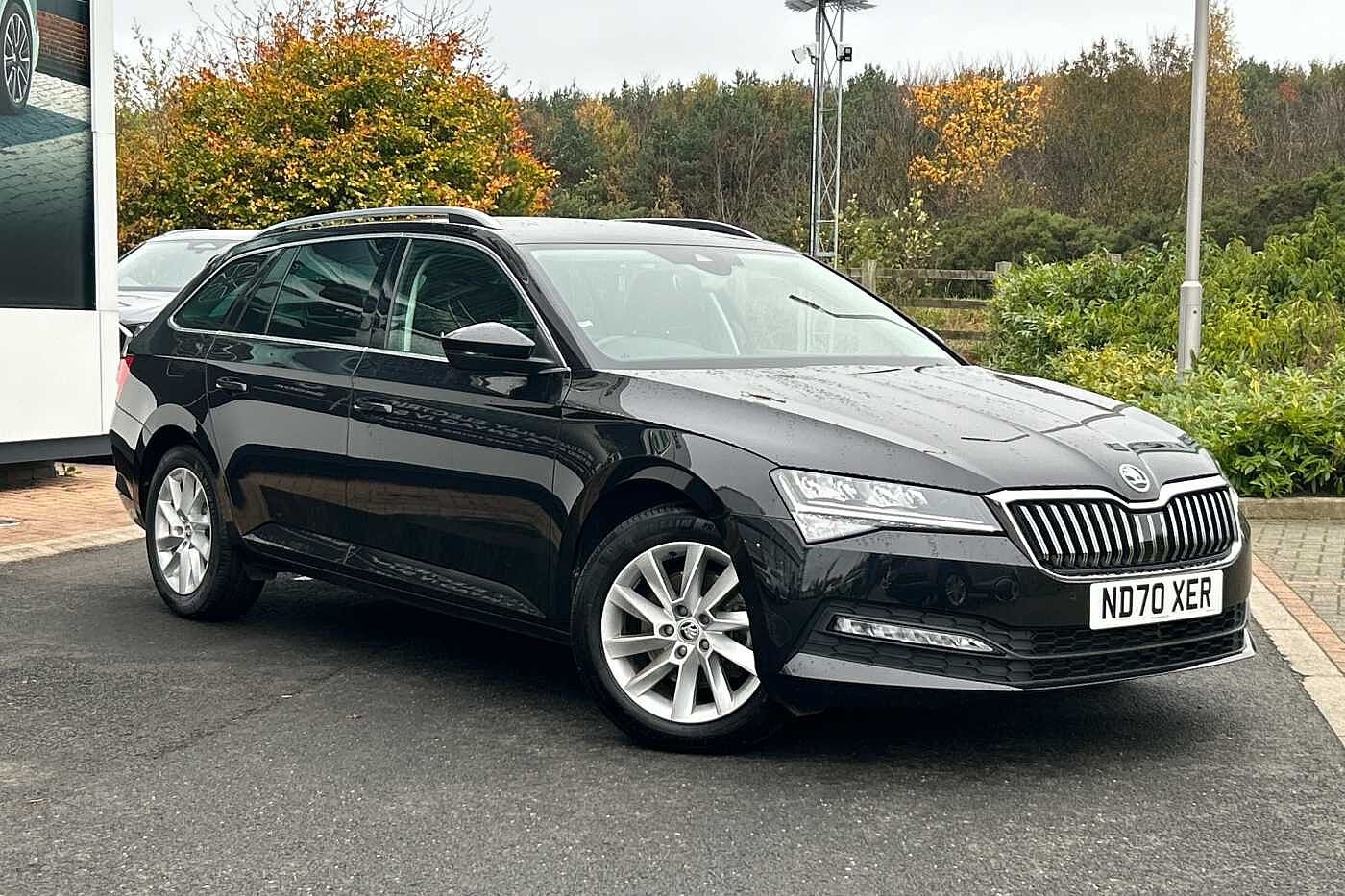 Main listing image - Skoda Superb Estate