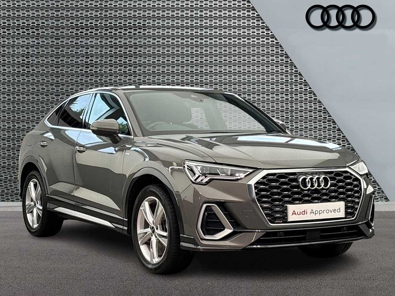 Main listing image - Audi Q3