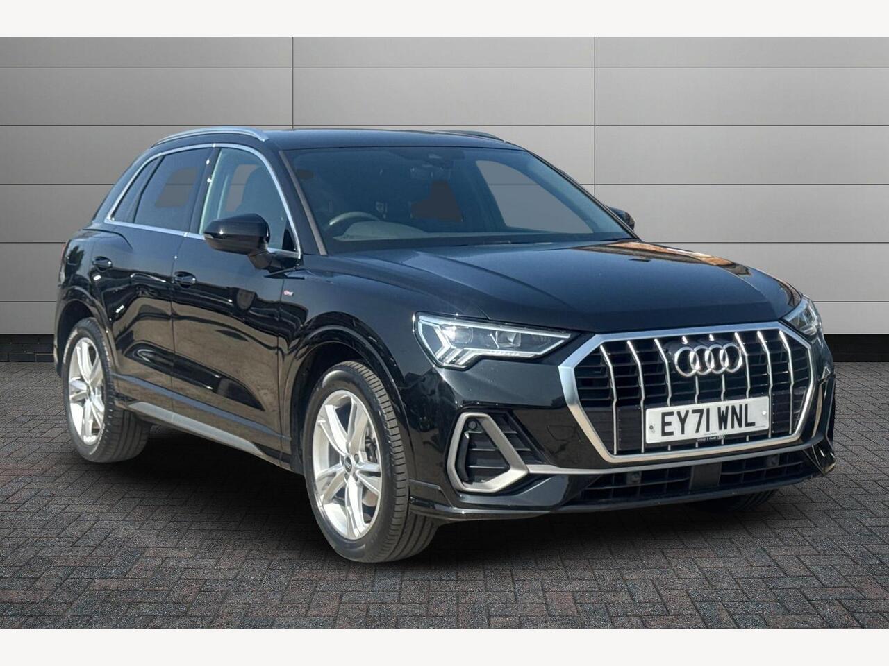 Main listing image - Audi Q3