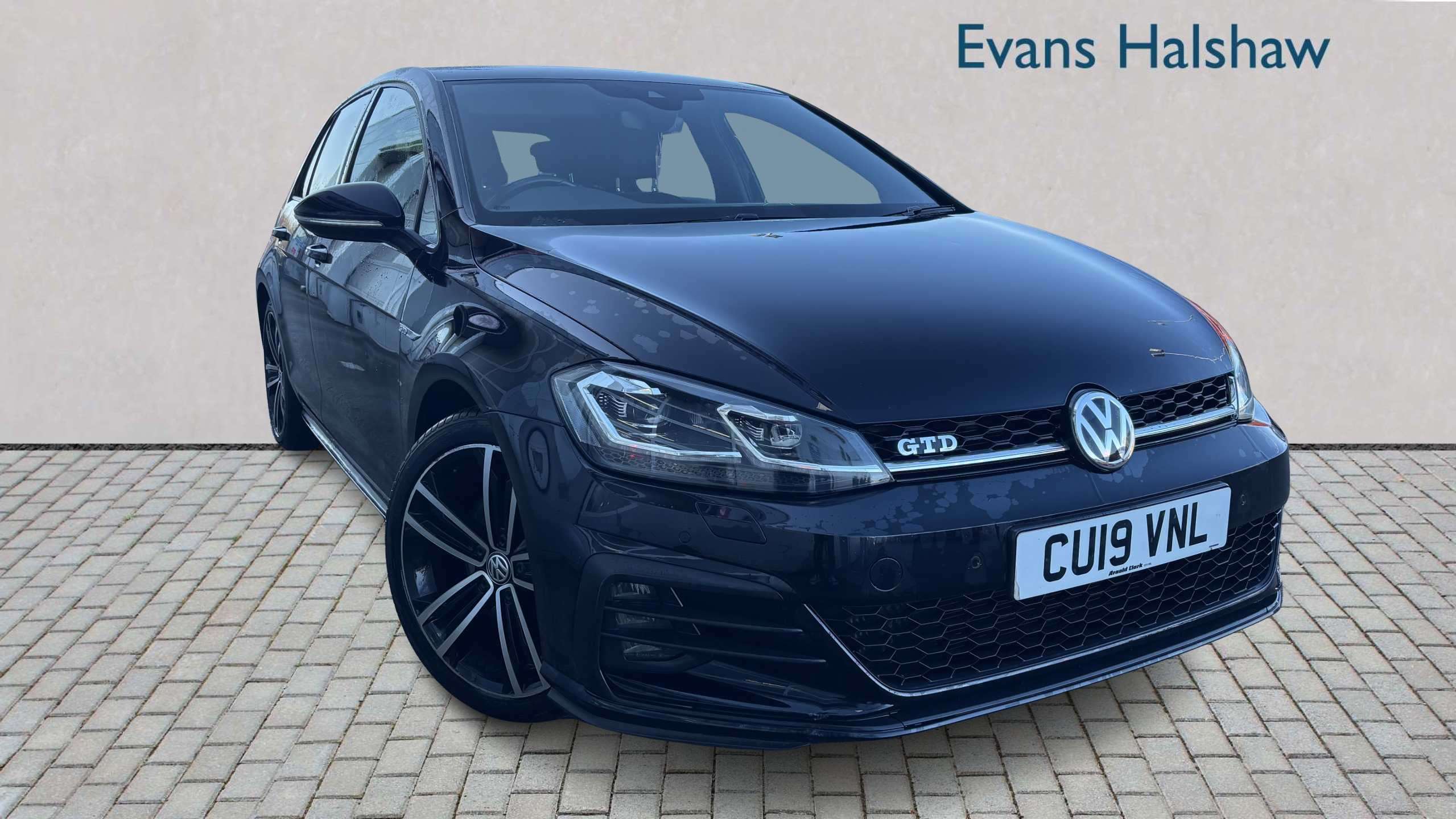 Main listing image - Volkswagen Golf