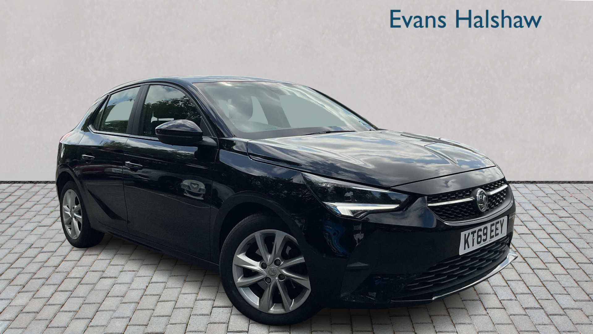 Main listing image - Vauxhall Corsa