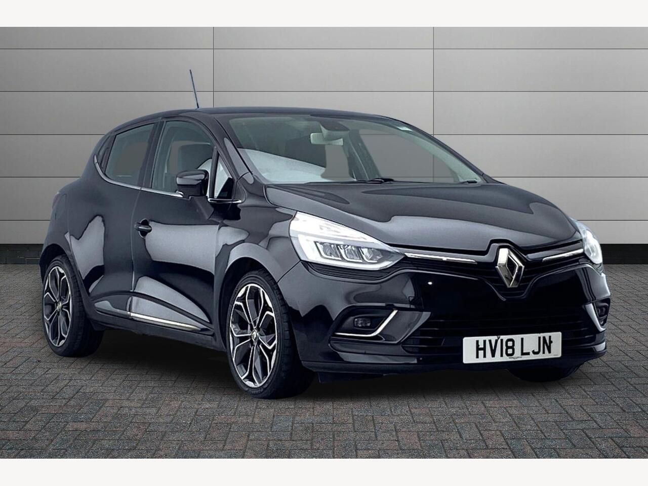 Main listing image - Renault Clio