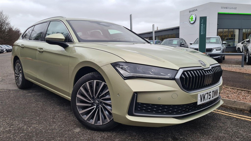 Main listing image - Skoda Superb Estate