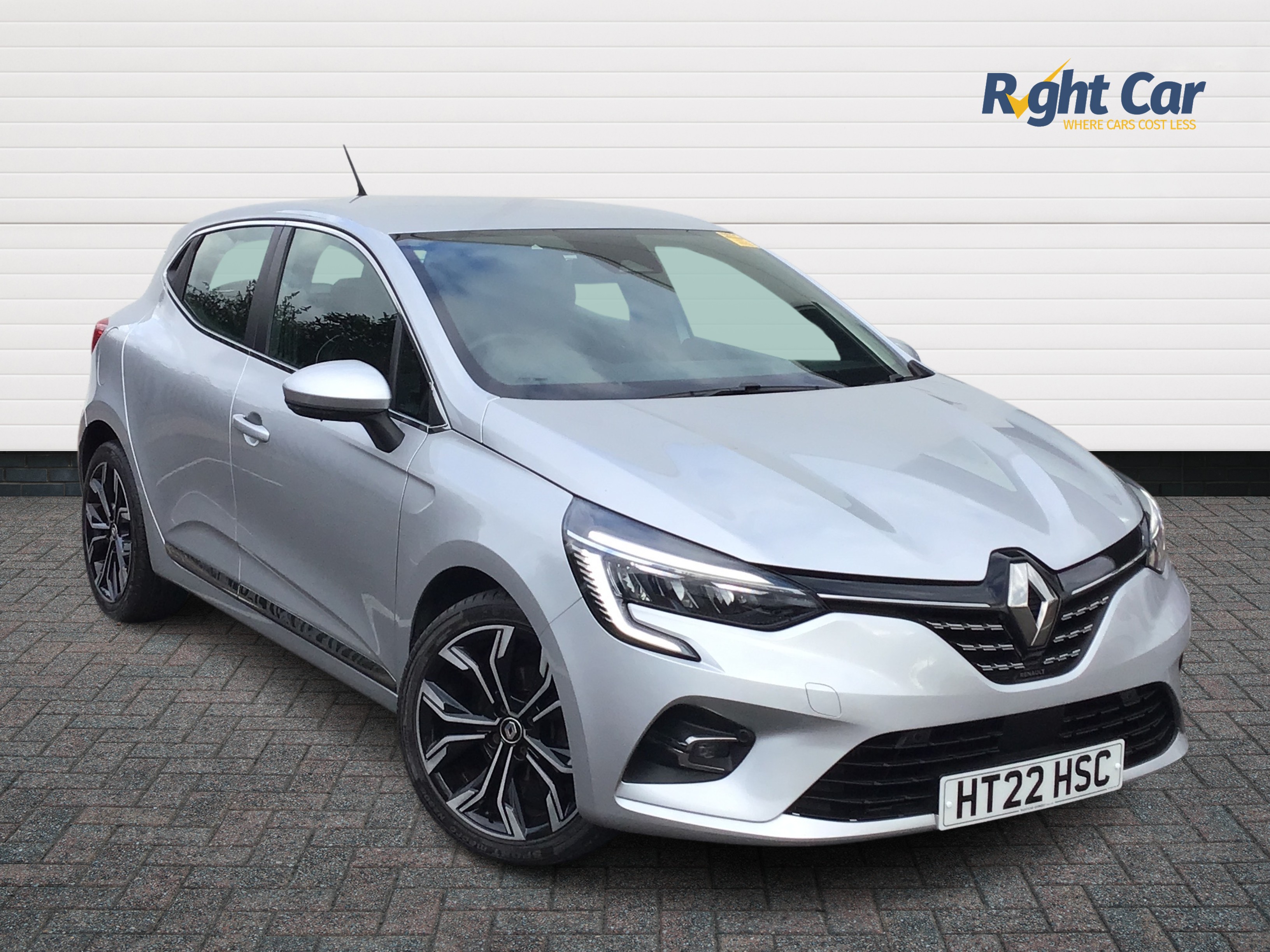 Main listing image - Renault Clio