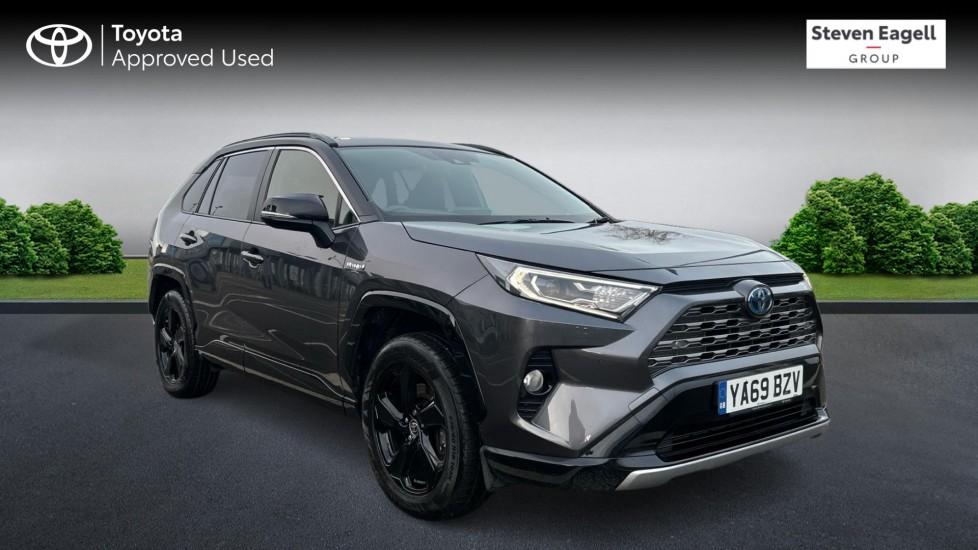 Main listing image - Toyota RAV4