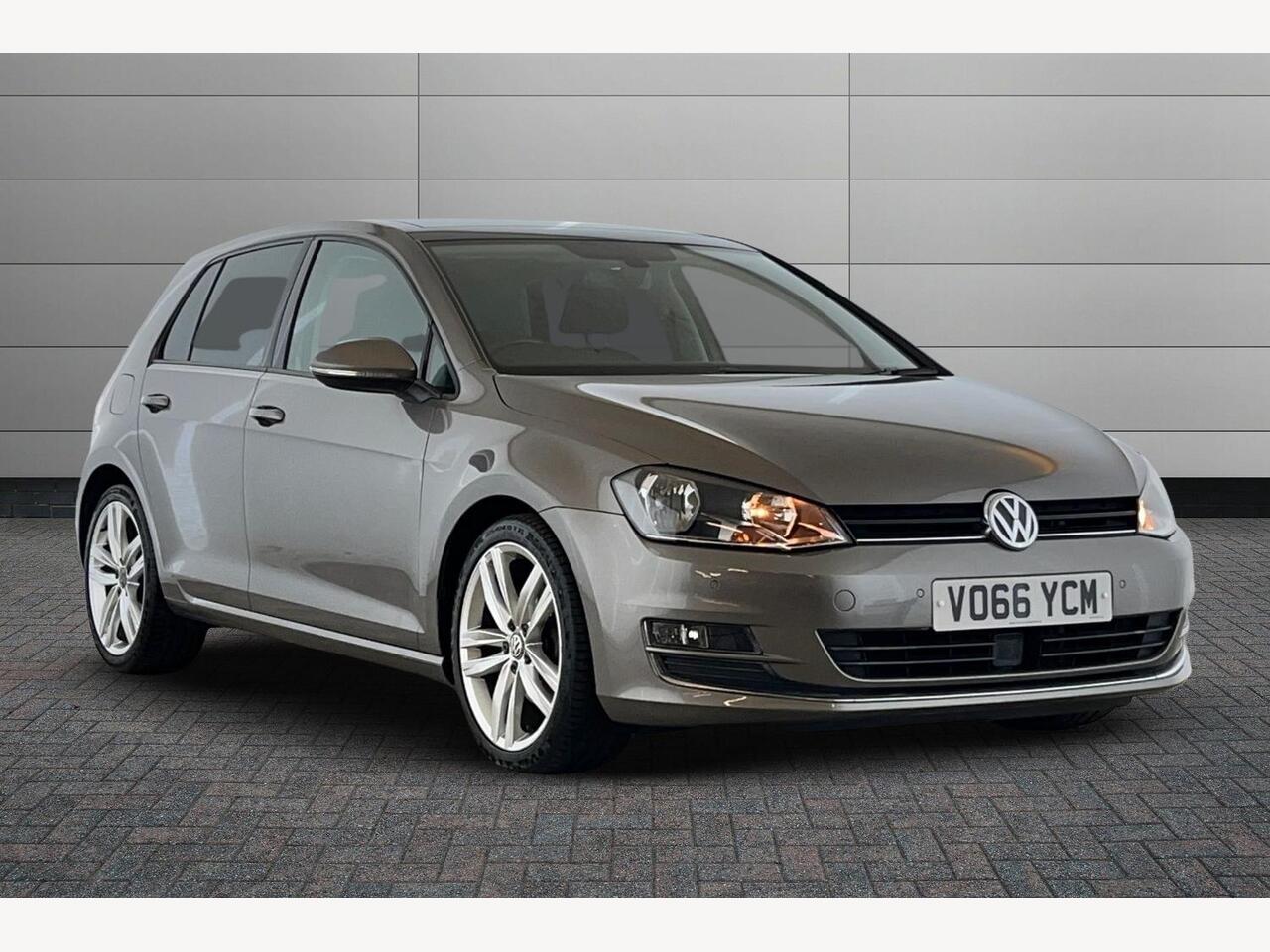 Main listing image - Volkswagen Golf