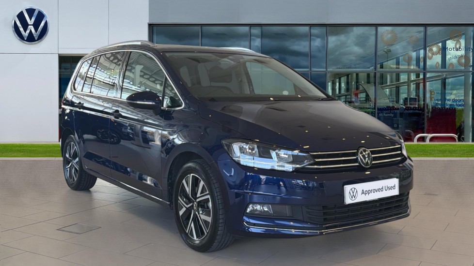 Main listing image - Volkswagen Touran
