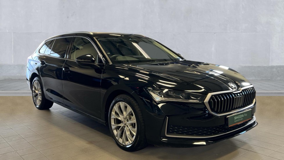 Main listing image - Skoda Superb Estate