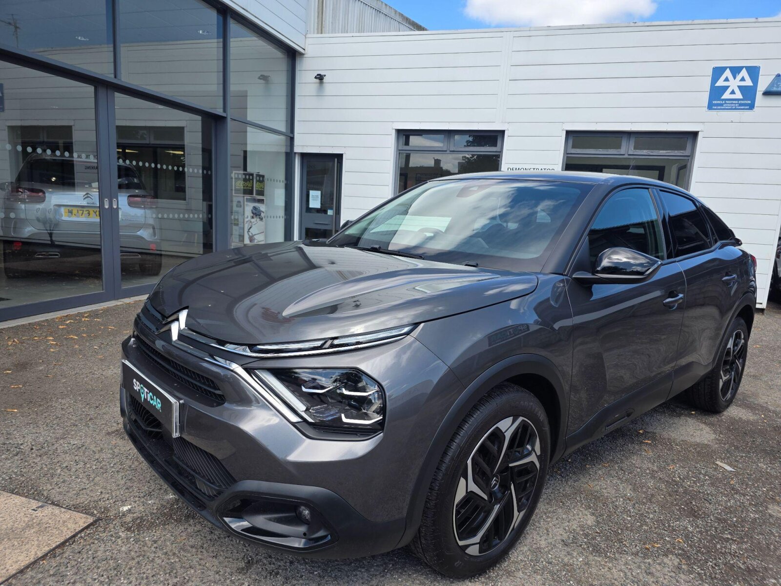 Main listing image - Citroen C4
