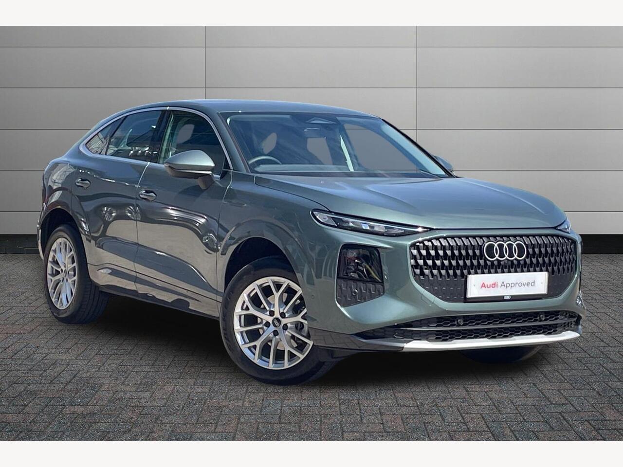 Main listing image - Audi Q3
