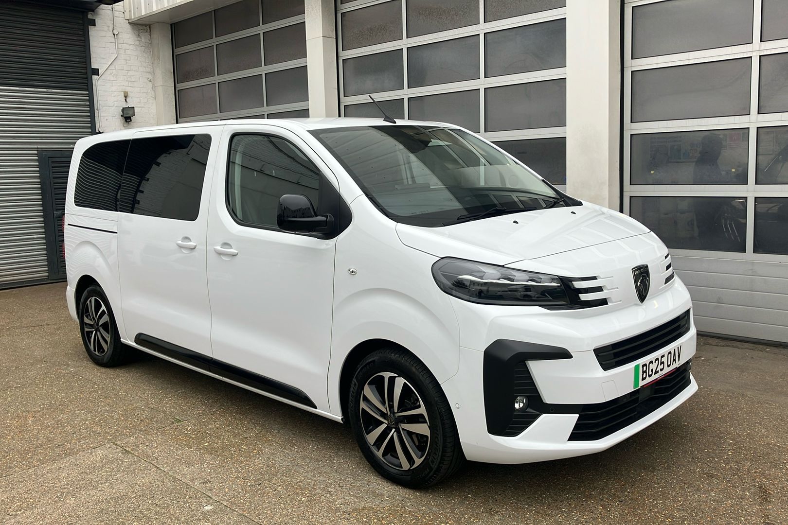 Main listing image - Peugeot Traveller