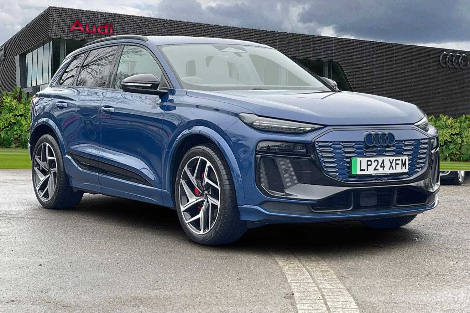 Main listing image - Audi Q6 e-tron