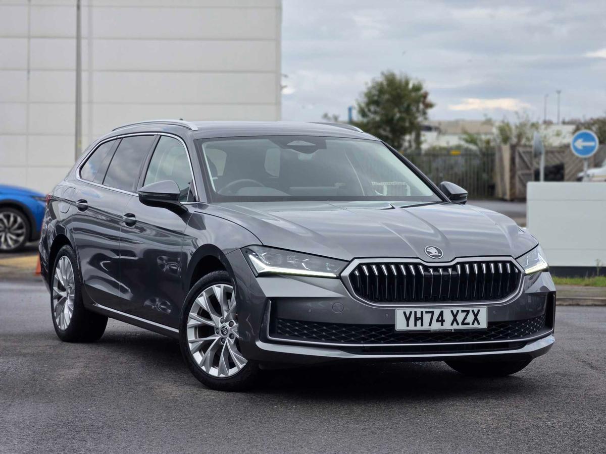Main listing image - Skoda Superb