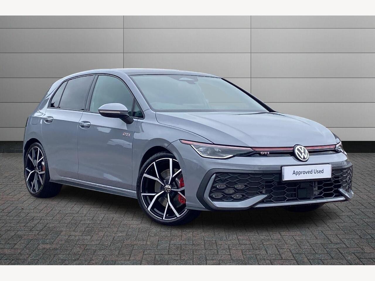 Main listing image - Volkswagen Golf