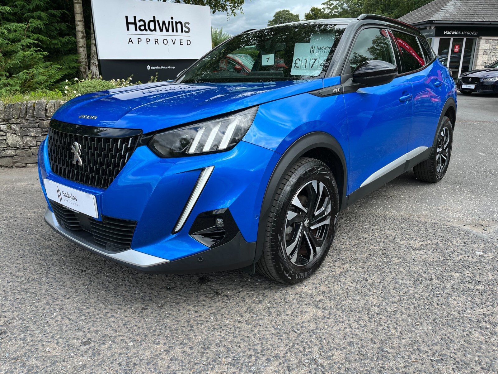 Main listing image - Peugeot 2008