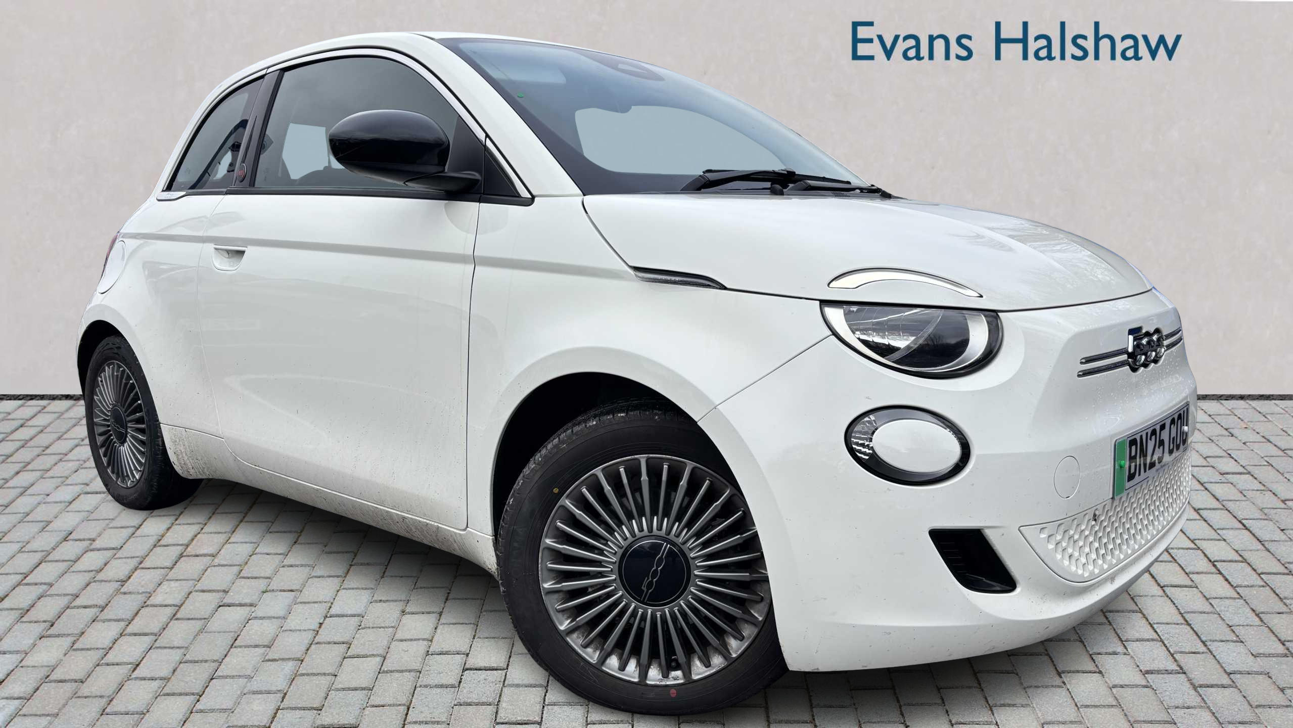 Main listing image - Fiat 500 Electric
