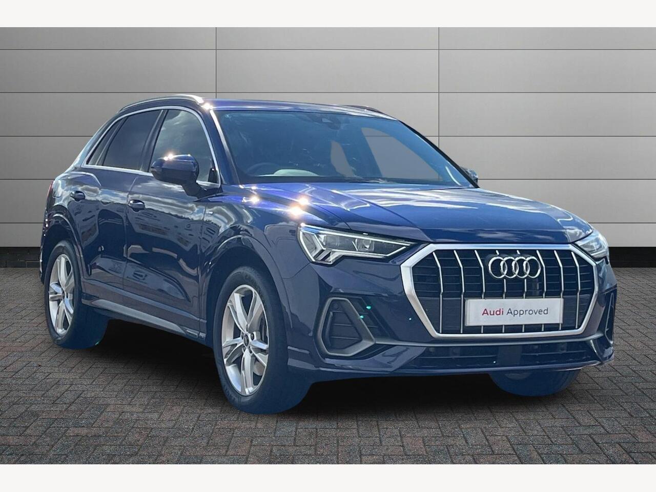 Main listing image - Audi Q3