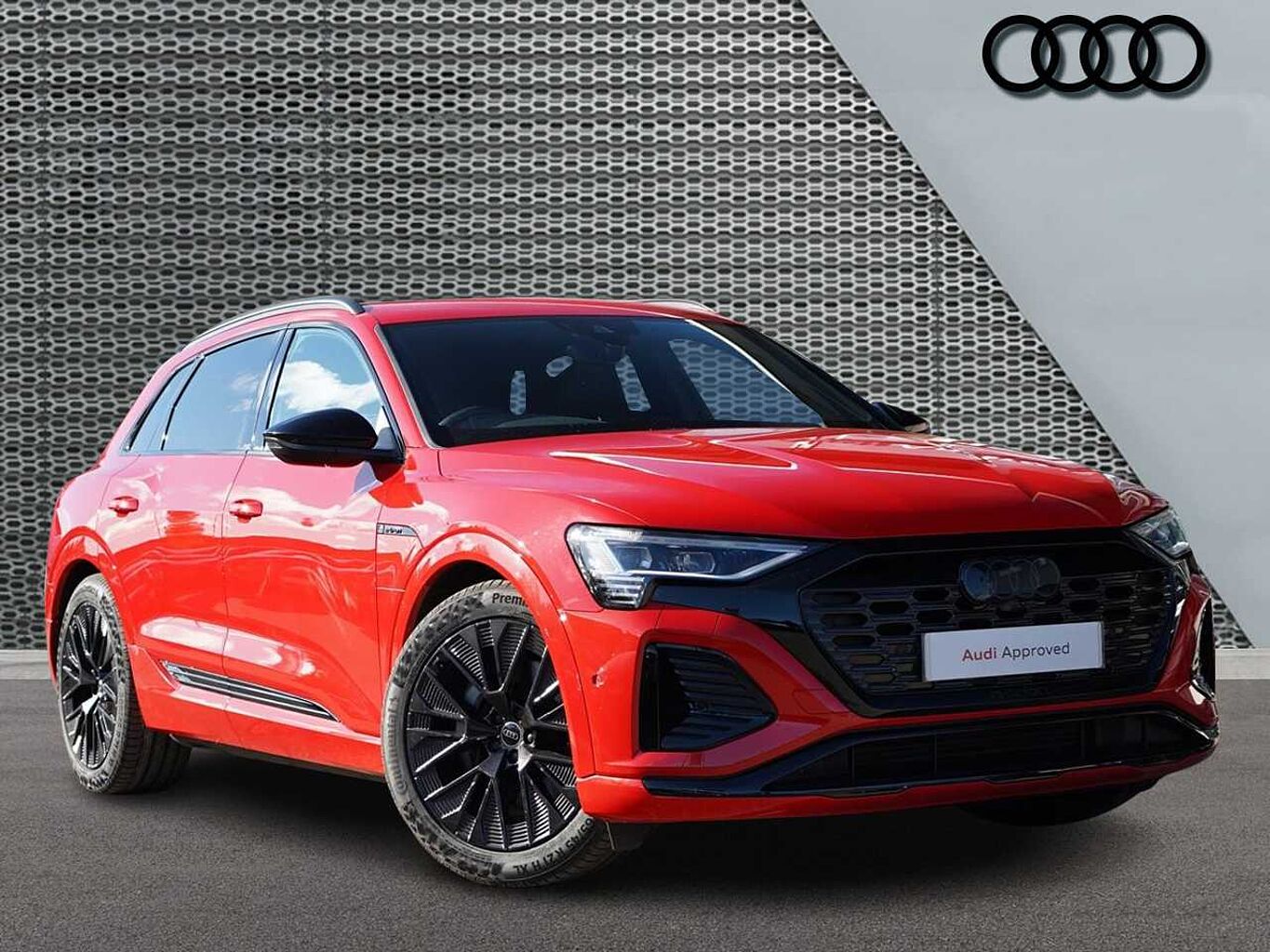 Main listing image - Audi Q8
