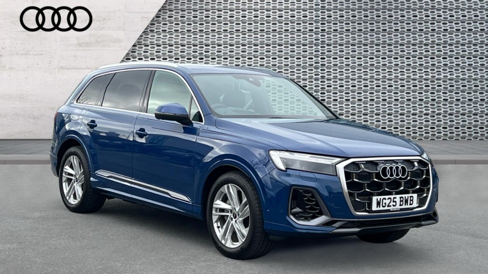Main listing image - Audi Q7