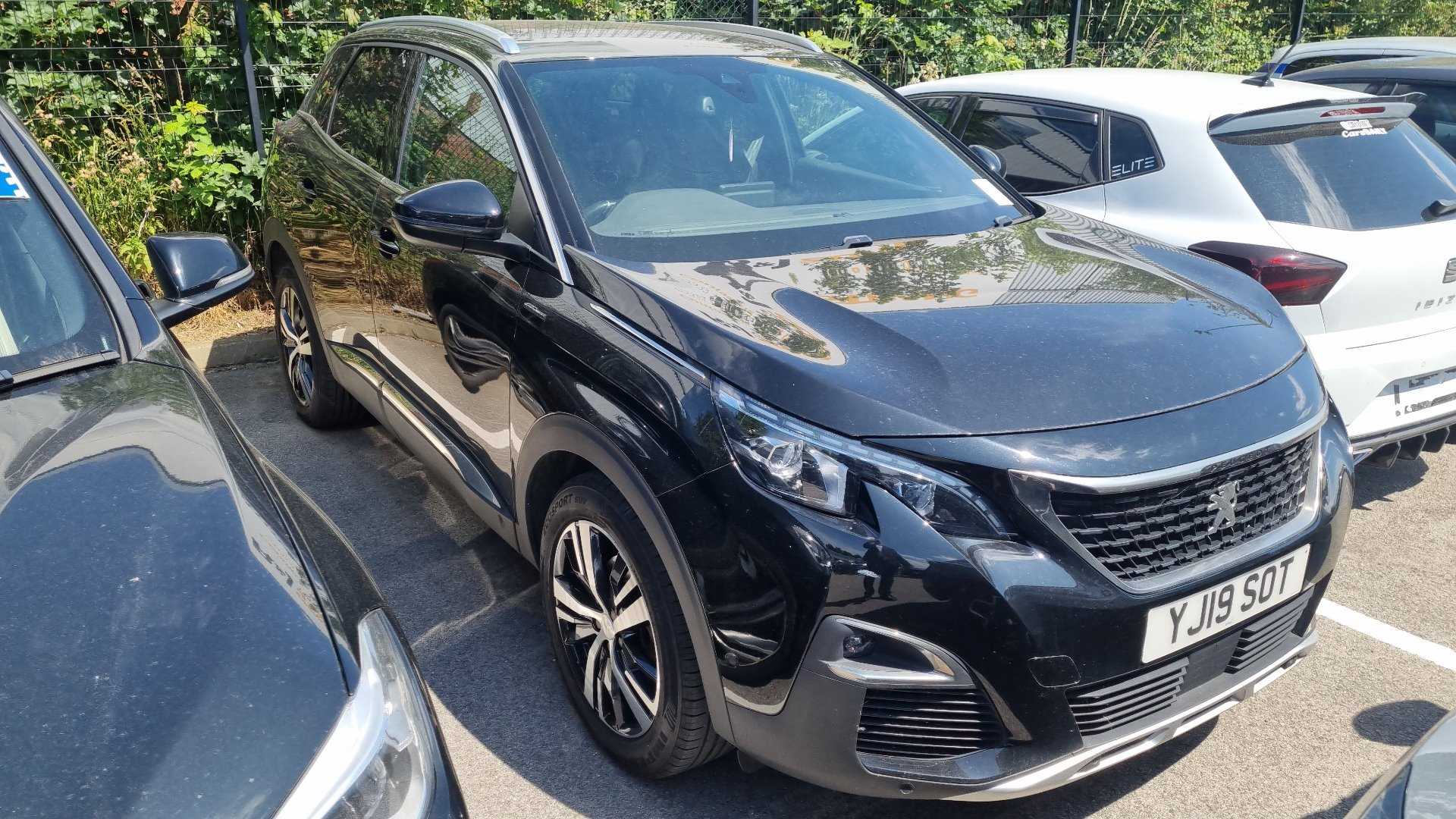 Main listing image - Peugeot 3008