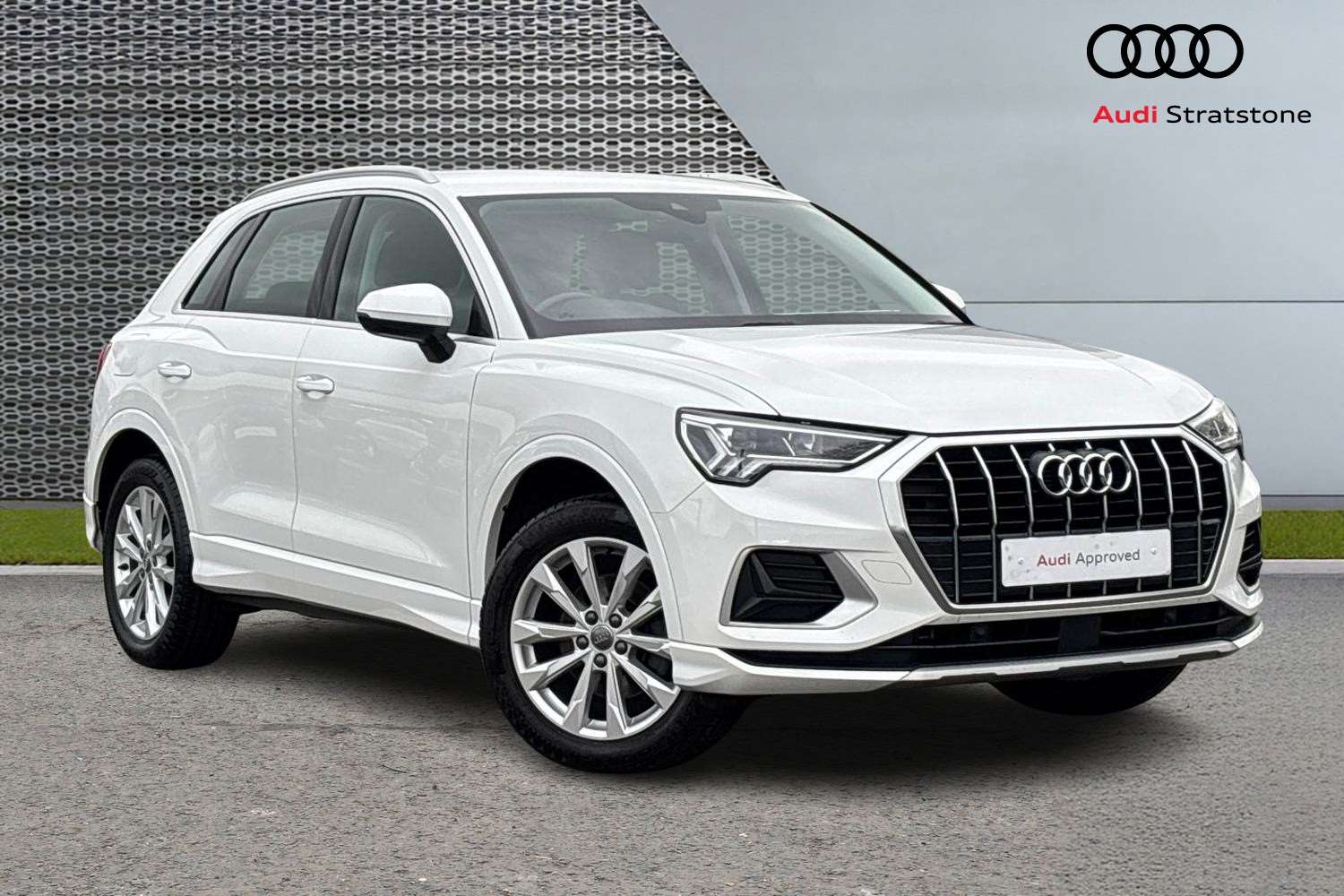 Main listing image - Audi Q3