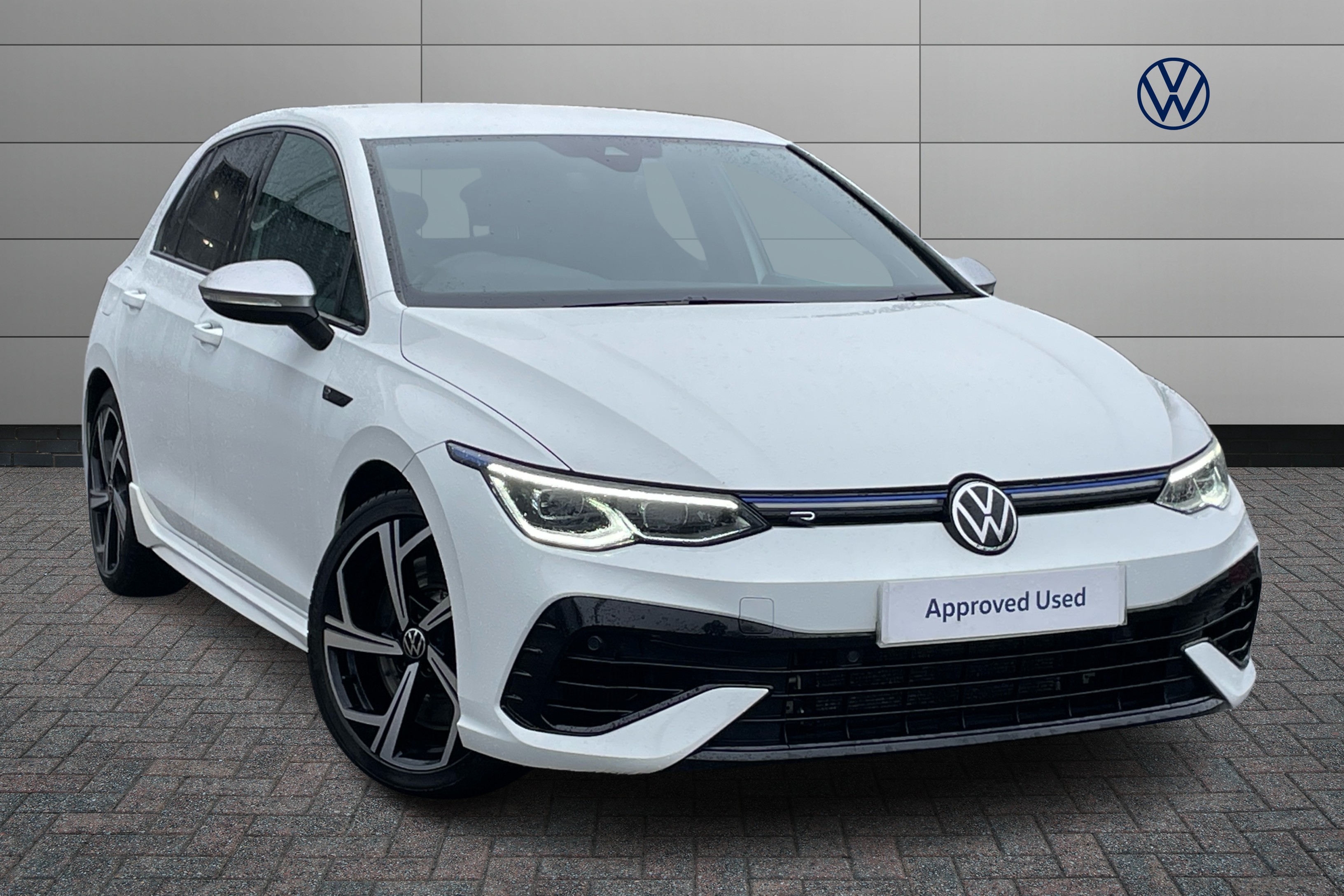 Main listing image - Volkswagen Golf R