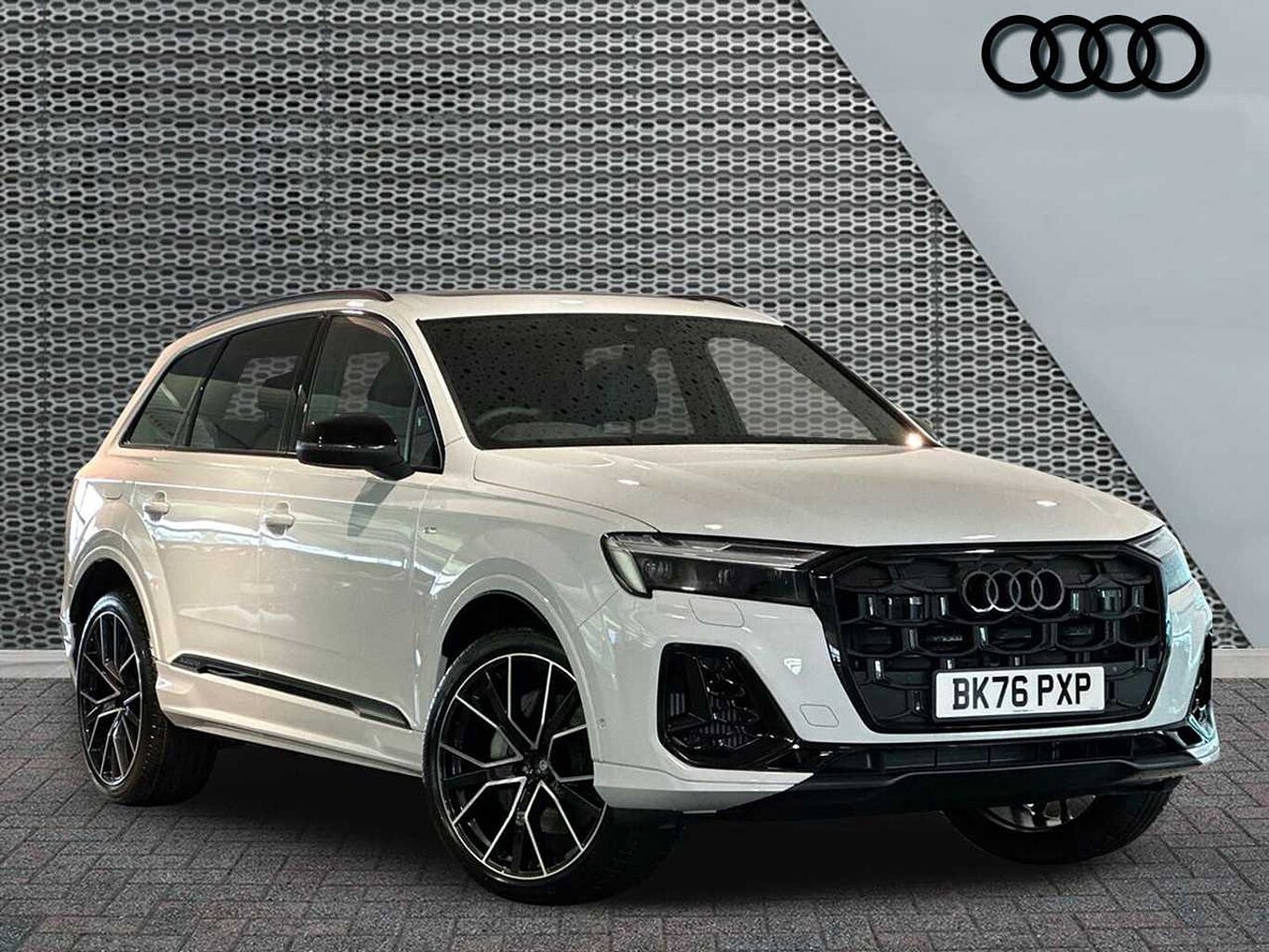 Main listing image - Audi Q7