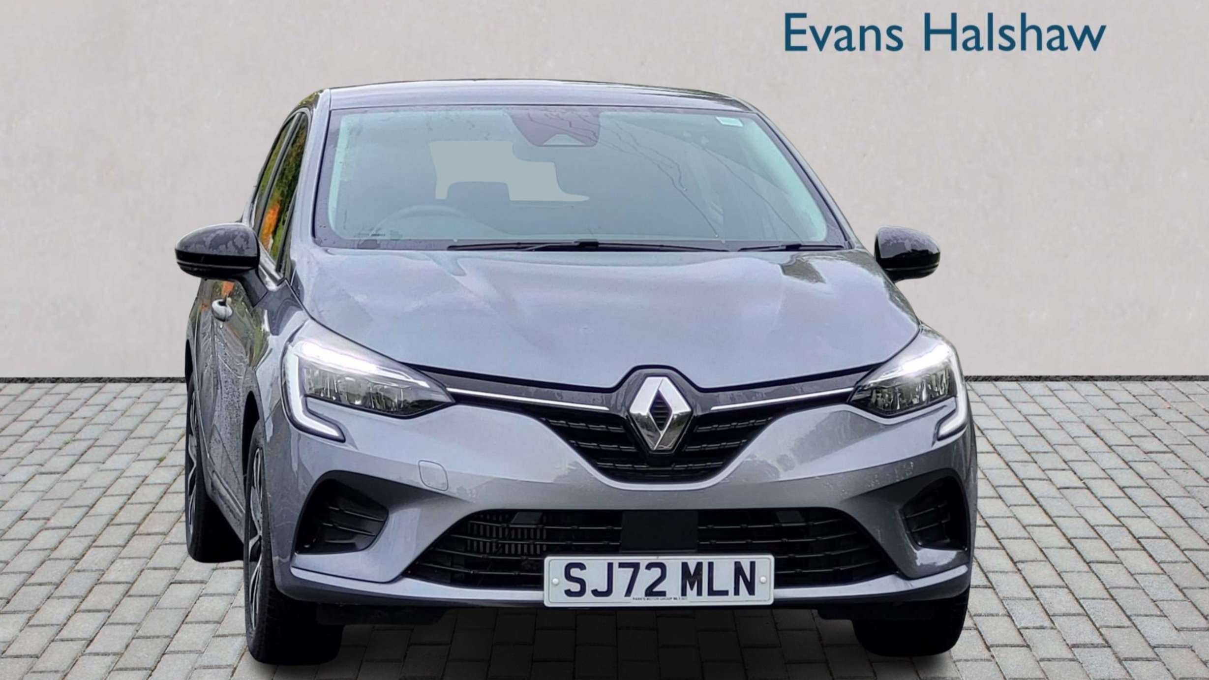 Main listing image - Renault Clio